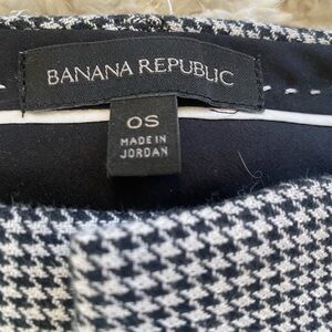 Banana Republic Black and White Houndstooth Sloan Pants Size 0S Short